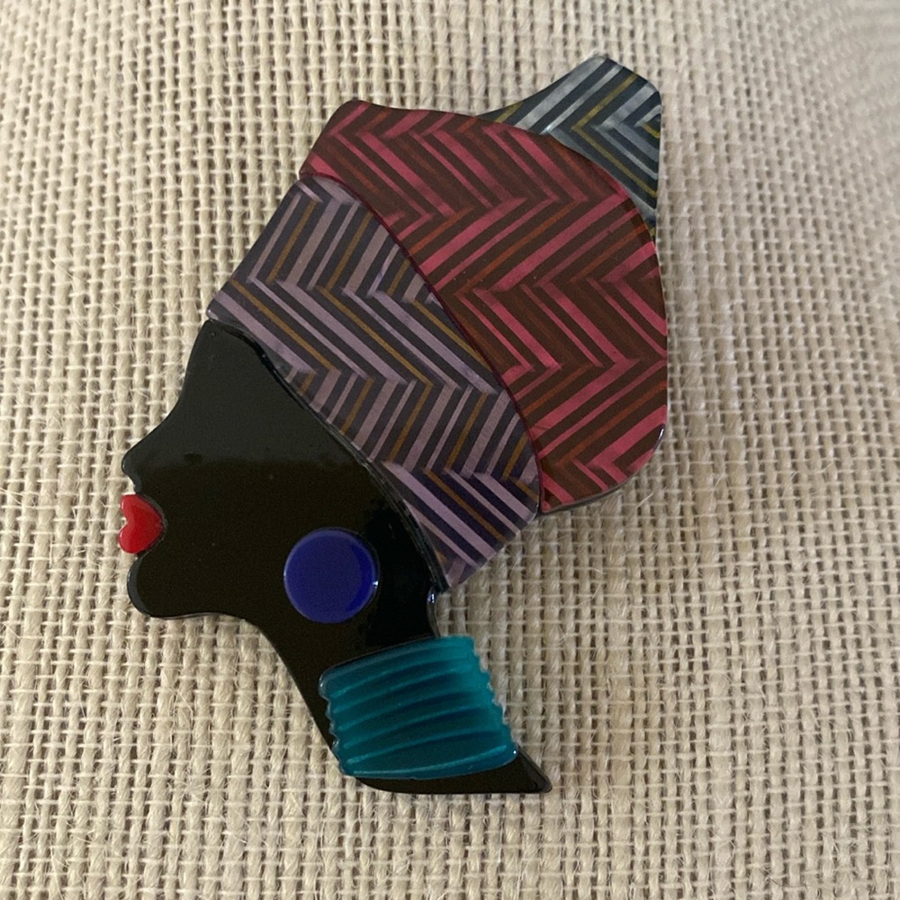 Gorgeous Women's  Brooch